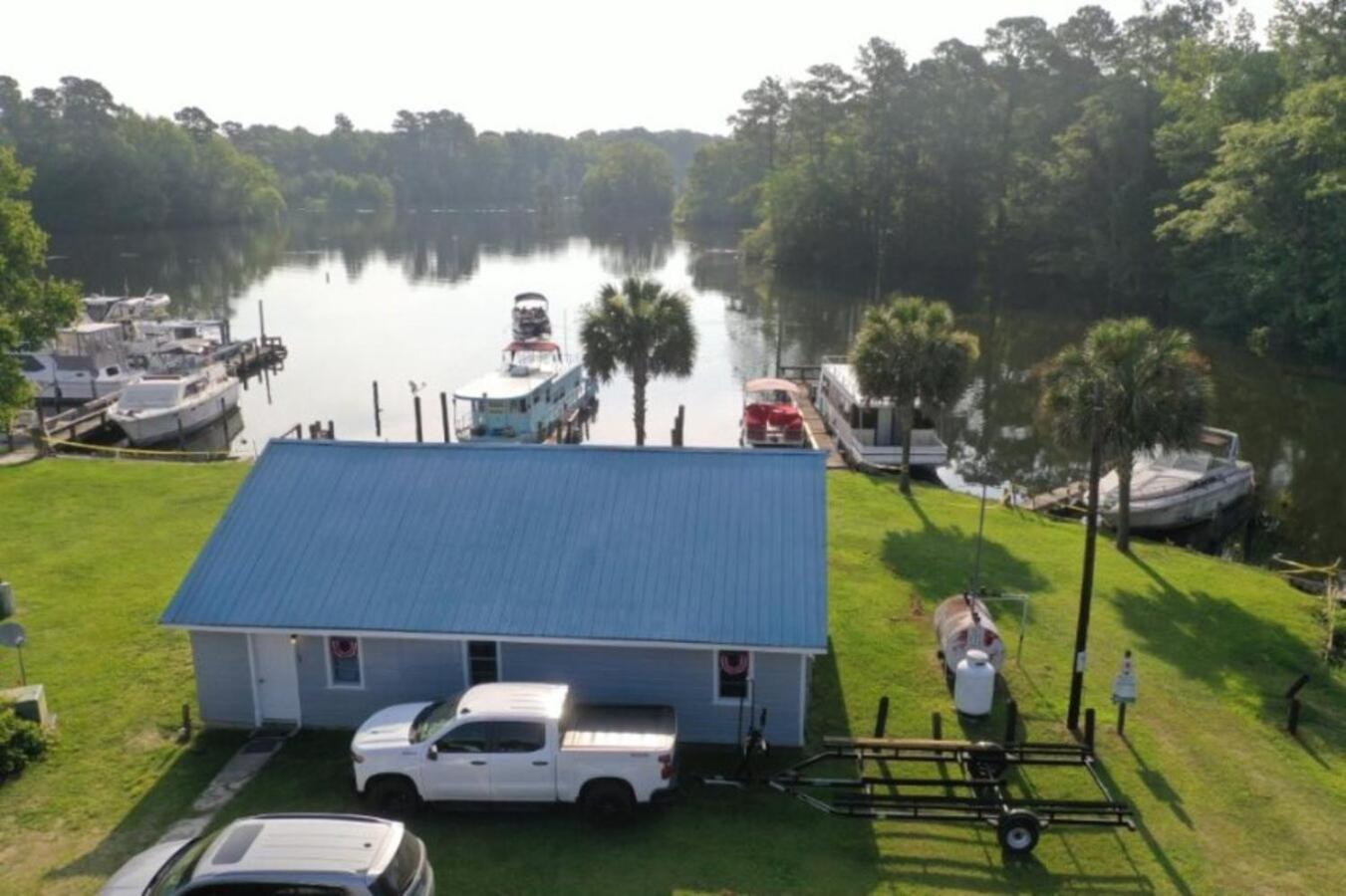 Bells Marina & Fishing Resort - Santee Lake Marion By I95 - Family Adventure, Pets On Request! Eutawville